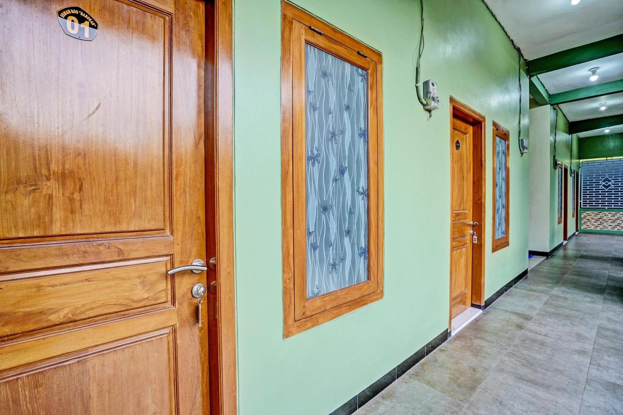 Hotel Oyo Life 92043 Kost Barokah Syariah